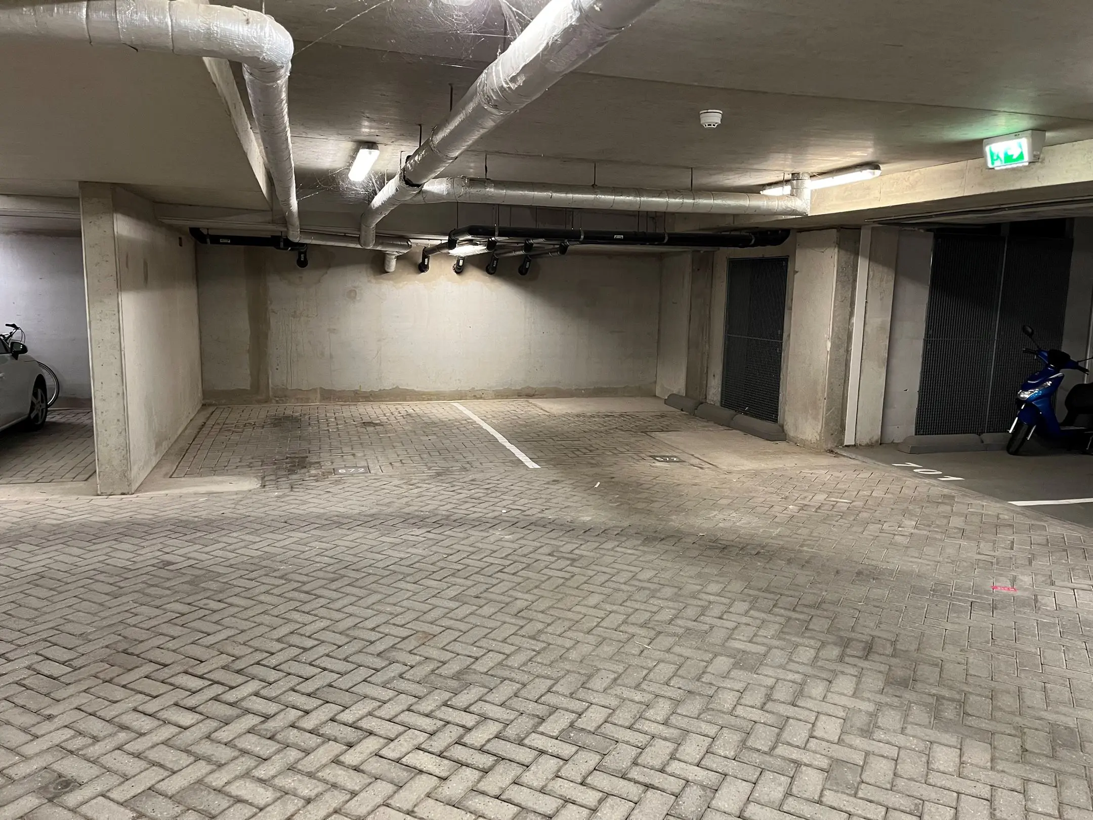Car XL parking space in the Newport Nesselande parking garage